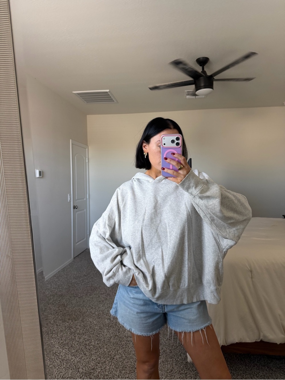 Gray old navy sweatshirt